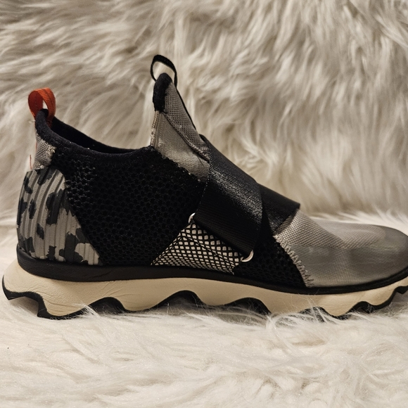 Sorel Womens Kinetic Sneak Strap Shoes - Picture 9 of 9